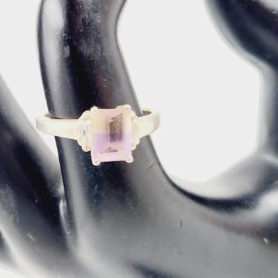 BEAUTIFUL .925 SILVER W/ GLASS CUT PURPLE & CLEAR STONE RING SIZE 7.75