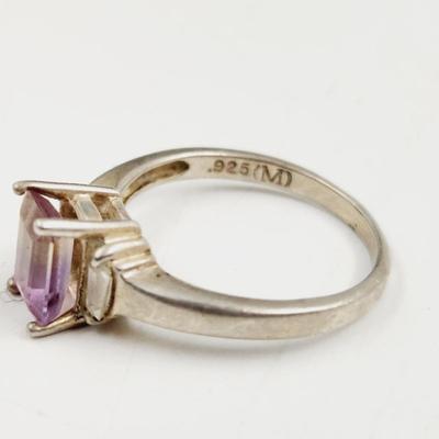 BEAUTIFUL .925 SILVER W/ GLASS CUT PURPLE & CLEAR STONE RING SIZE 7.75