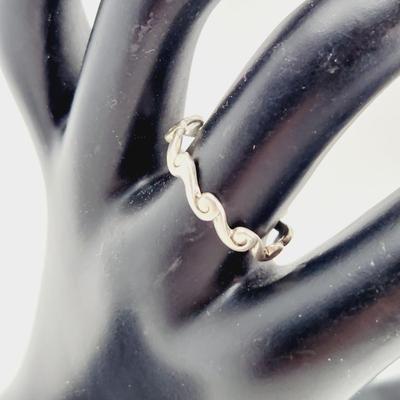 . 925 SILVER WAVE RING SIZE 7.75