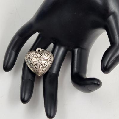 SILVER DESIGNED HOLLOW HEART PENDANT