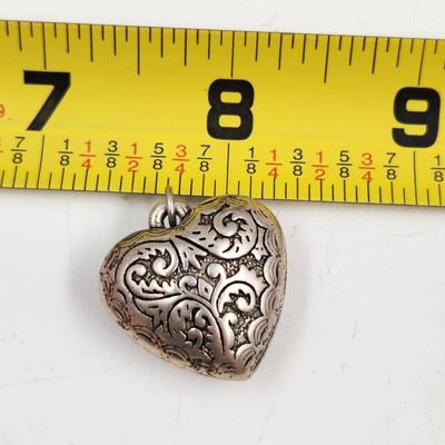 SILVER DESIGNED HOLLOW HEART PENDANT