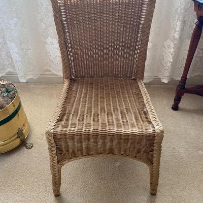 Tan wicker chair