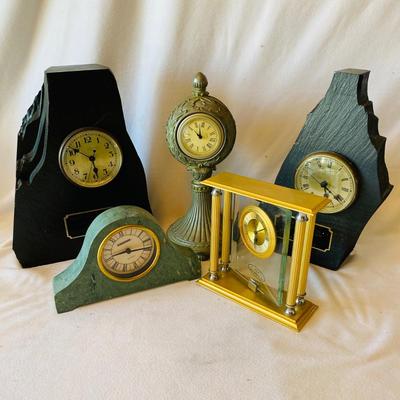 Collection of Clocks (DR-SL)