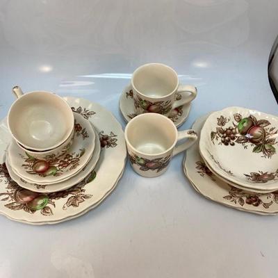 Service for Two Johnson Brothers Harvest Time Fruit Pattern China 7 Piece Sets