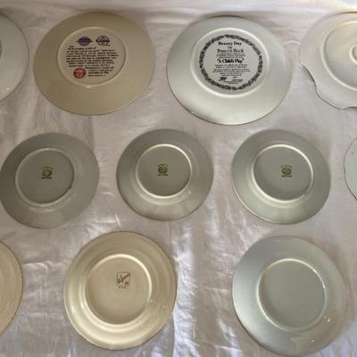 Collectorâ€™s Plates Lot 2