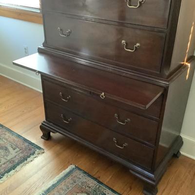 593 Old Dominion Kittinger Cherry Chest on Chest with Pullout