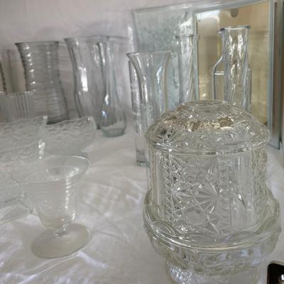 Assortment of Glass/Crystal Lot 1
