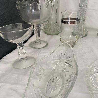 Assortment of Glass/Crystal Lot 1