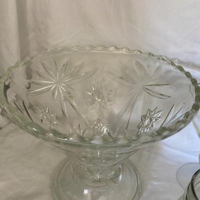 Assortment of Glass/Crystal Lot 2