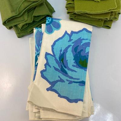 Mixed Lot of Blue Green Floral Vintage Cloth Dinner Napkins