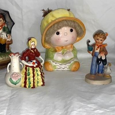 Assortment of Figurines Lot 1