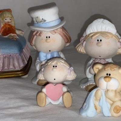 Assortment of Figurines Lot 2