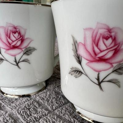 2 Vintage Matching Fine China Rose Tea Cups by Momoyama Made in Japan