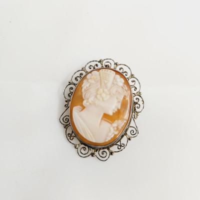 ANTIQUE SILVER CAMEO BROOCH