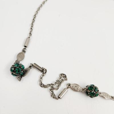 VINTAGE GREEN & SILVER TONED NECKLACE
