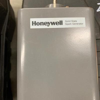 Honeywell Solid State Spark Generator -looks new/unused