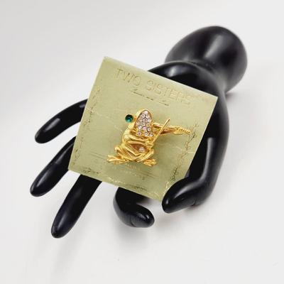 TWO SISTERS HAND CRAFTED GLITTER CRITTERS FROG BROOCH