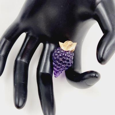 VINTAGE AVON GRAPE PIN