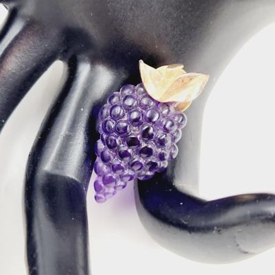 VINTAGE AVON GRAPE PIN