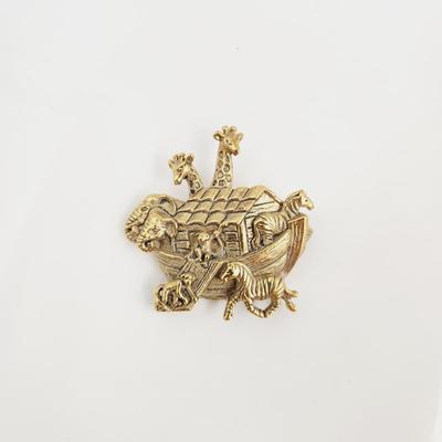 AVON GOLD TONED NOAHS ARK PIN