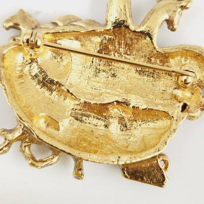 AVON GOLD TONED NOAHS ARK PIN