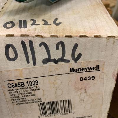 Honeywell C645B 1039 AFS-227-161 Gas/air press switch NIB