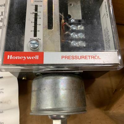 Honeywell Pressuretol L91A 1037 Proportioning Pressuretrol Controllers
