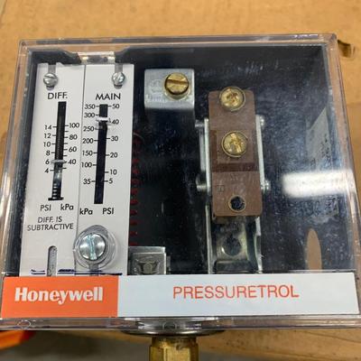 Honeywell Pressuretrol L404F 1375  NIB