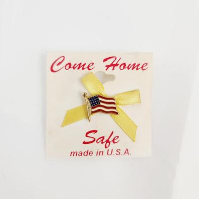 AMERICAN FLAG PIN BUNDLE