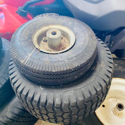 Club Car Golf Cart Wheel Hubcaps and Tires (G-SL)