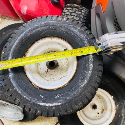 Club Car Golf Cart Wheel Hubcaps and Tires (G-SL)
