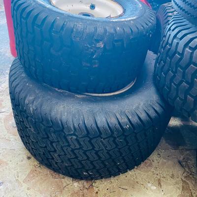 Club Car Golf Cart Wheel Hubcaps and Tires (G-SL)