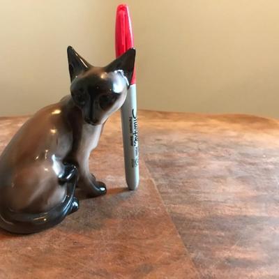 Fine porcelain Siamese cat figurine