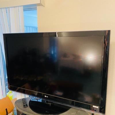 60â€ LG TV and Stand (GR-SL)