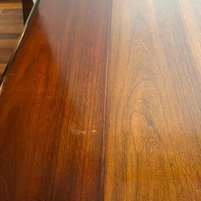 THOMASVILLE End Table With Sides **See Discription**