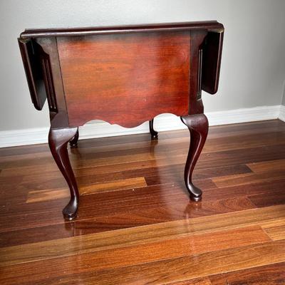 THOMASVILLE End Table With Sides **See Discription**