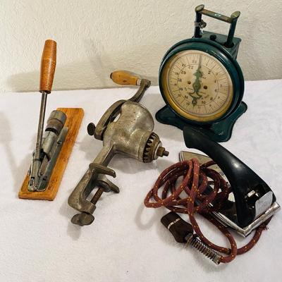 Vintage Kitchen Items (GR-SL)