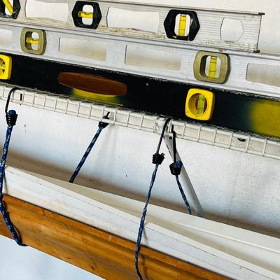 Wood Trim and Carpentry Levels  G-JM)