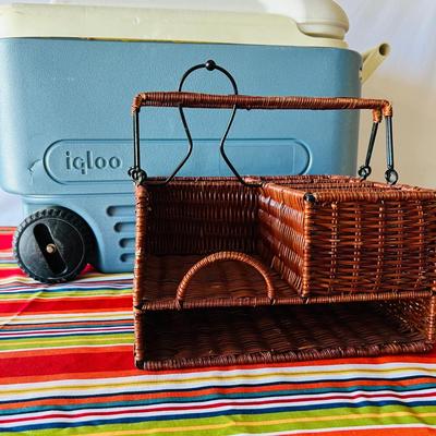 Igloo Cooler & Picnic Basket  (BR1-JM)