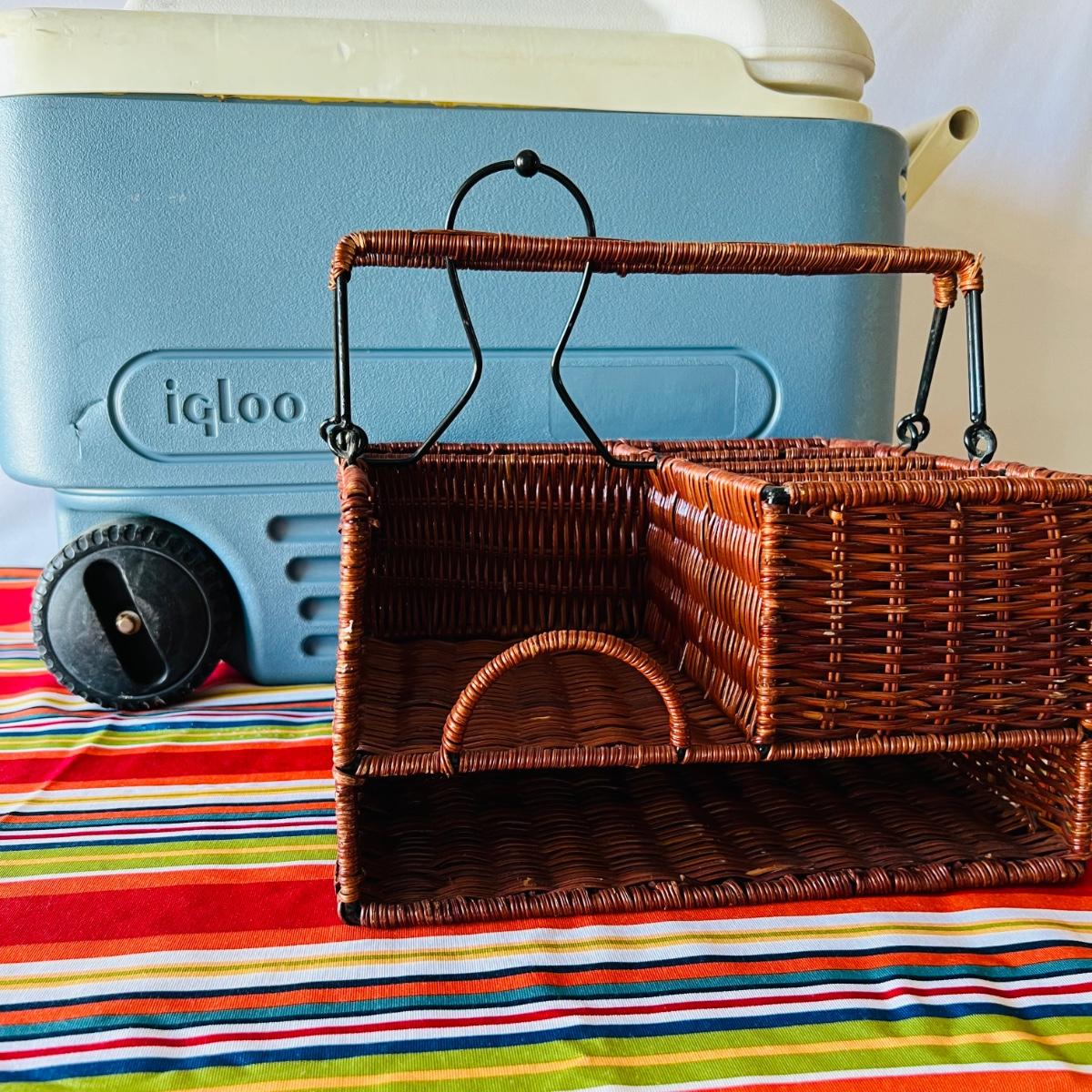 Igloo Cooler & Picnic Basket (BR1JM)