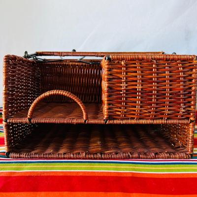 Igloo Cooler & Picnic Basket  (BR1-JM)