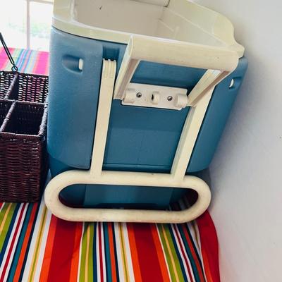 Igloo Cooler & Picnic Basket  (BR1-JM)