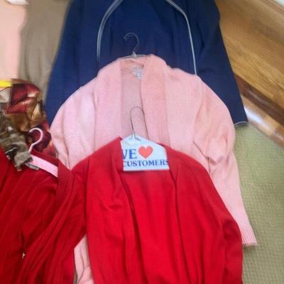 Large lot of clothing, mostly mediums, a couple of smalls and larges