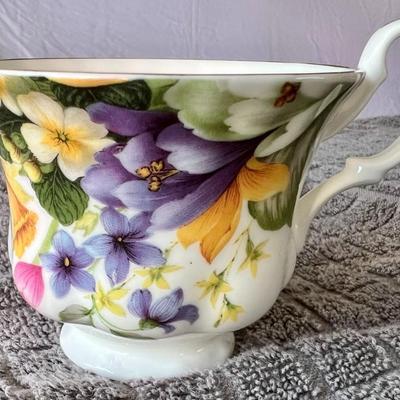 Vintage Royale Garden Staffordshire England Bone China Floral Tea Cup