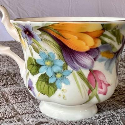 Vintage Royale Garden Staffordshire England Bone China Floral Tea Cup