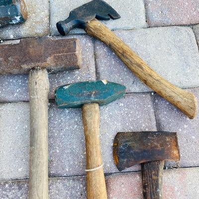 Lot of Axes and Sledgehammers (G-SL)