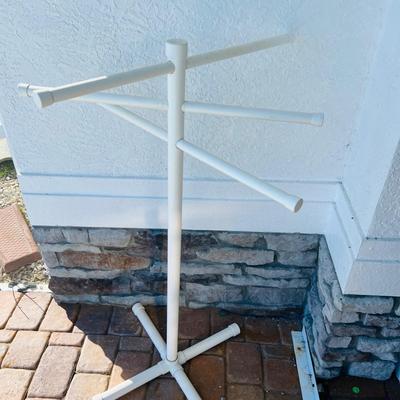 Outdoor Towel Drying Rack and Tables (L-JM)