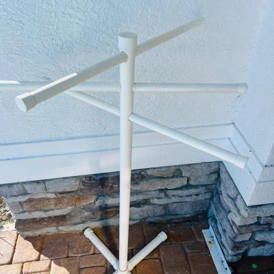 Outdoor Towel Drying Rack and Tables (L-JM)