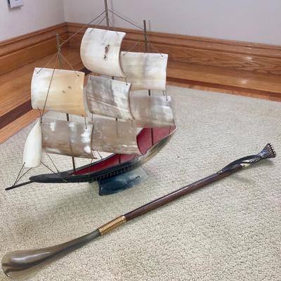 Horn Ship with Shoe Horn