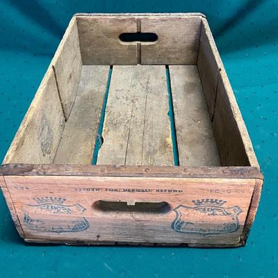 Vintage Canada Dry Soda Crate